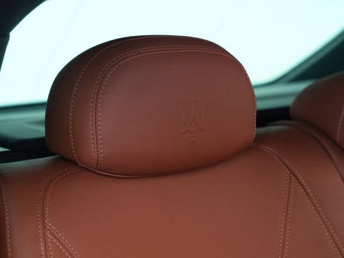 Used 2022 Maserati Levante Modena AWD/4WD image 21