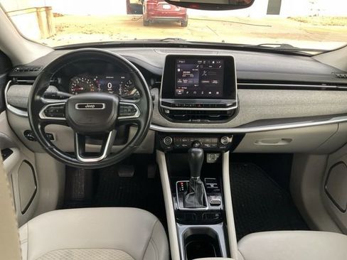 Used 2022 Jeep Compass Latitude w/ Convenience Group image 3