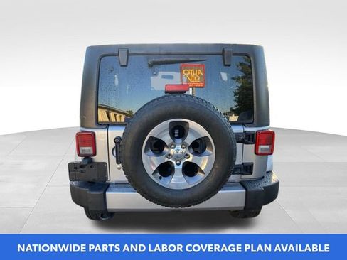 Used 2017 Jeep Wrangler Unlimited Sahara AWD/4WD image 5