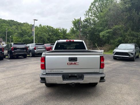 Used 2019 GMC Sierra 1500 SLE w/ SLE Value Package AWD/4WD image 4
