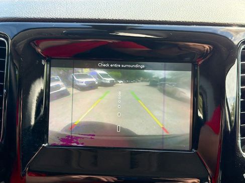 Used 2019 Jeep Compass Altitude image 14