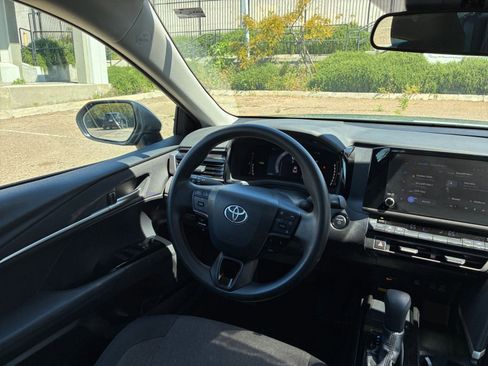 Used 2025 Toyota Camry LE image 33