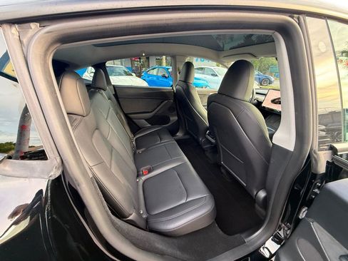Used 2023 Tesla Model Y Long Range AWD/4WD image 27
