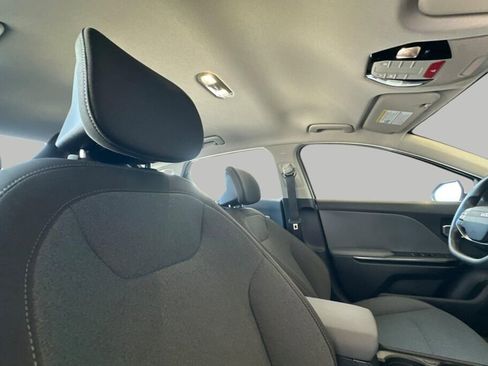 Used 2025 Kia K4 FWD image 17