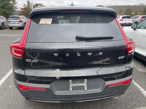 Used 2025 Volvo XC40 B5 Plus image 7