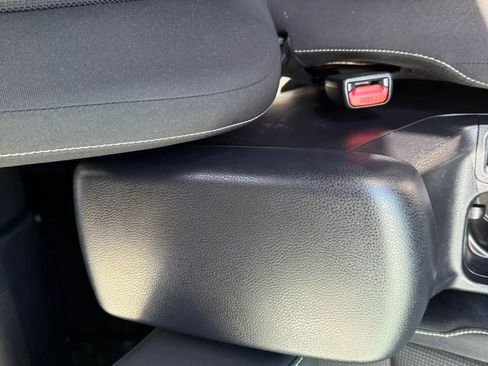 Used 2016 Toyota RAV4 XLE AWD/4WD image 22
