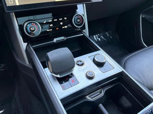 Used 2023 Land Rover Range Rover Long Wheelbase First Edition image 17