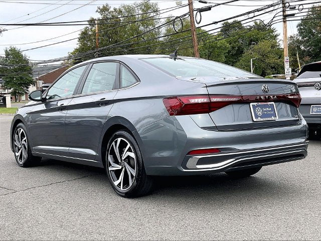 Used 2026 Volkswagen Jetta SEL FWD image 4