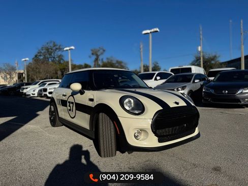 Used 2019 MINI Cooper 2-Door Hardtop w/ Signature Upholstery Package image 2