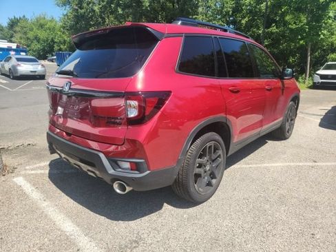 Used 2024 Honda Passport Black Edition image 9