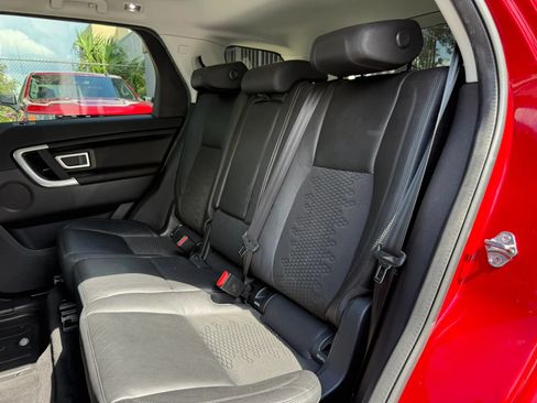 Used 2019 Land Rover Discovery Sport SE AWD/4WD image 15