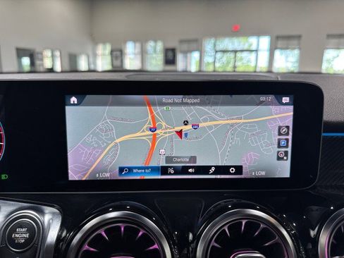 Used 2021 Mercedes-Benz GLB 250 4MATIC image 65