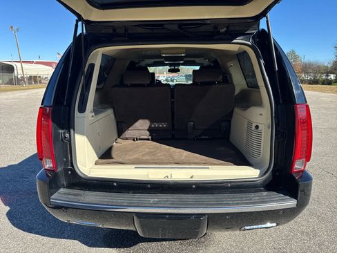 Used 2014 Cadillac Escalade ESV Platinum image 13