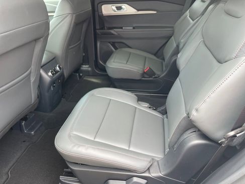 New 2026 Ford Explorer Active RWD image 8