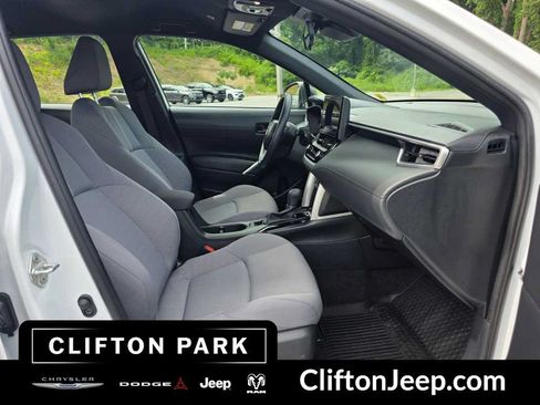 Used 2024 Toyota Corolla Cross AWD Hybrid image 15