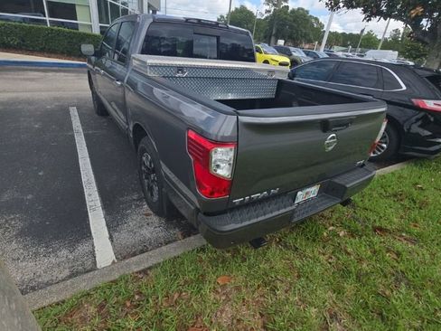 Used 2021 Nissan Titan SV w/ SV Convenience Package RWD image 8