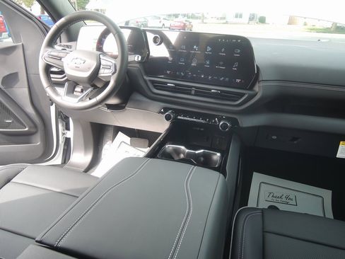 New 2025 Chevrolet Silverado EV LT image 33