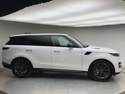 Certified 2025 Land Rover Range Rover Sport SE AWD/4WD image 9