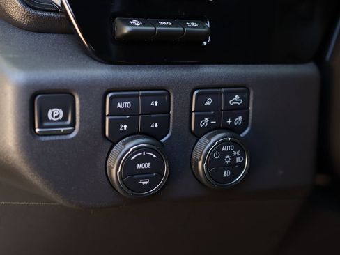 Used 2023 Chevrolet Silverado 1500 ZR2 w/ Technology Package AWD/4WD image 11