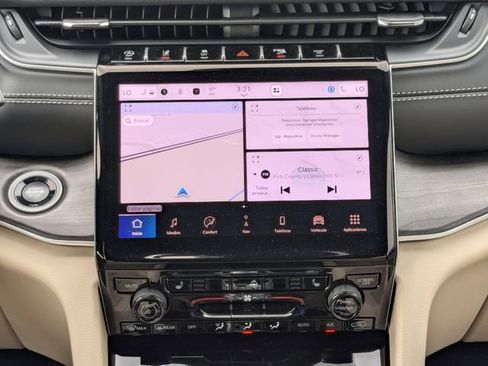 Used 2025 Jeep Grand Cherokee Limited RWD image 23