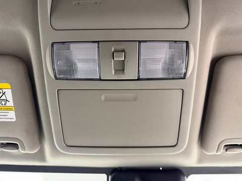 Used 2023 Nissan Frontier SV w/ SV Convenience Package image 31