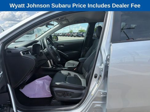 Used 2025 Toyota Corolla Cross XLE FWD image 15