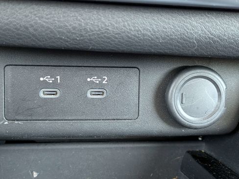 Used 2024 Nissan Rogue SV w/ SV Premium Package image 24