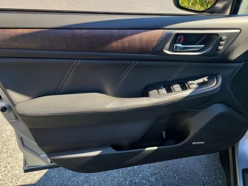 Used 2019 Subaru Outback 2.5i Limited w/ Popular Package #2 image 17