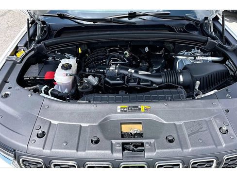 Certified 2024 Jeep Grand Cherokee Laredo AWD/4WD image 55