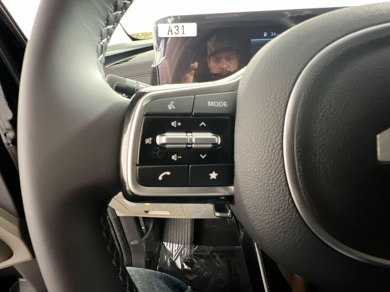 New 2026 Kia Carnival FWD image 18