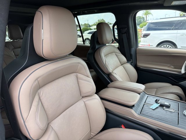 New 2027 Lincoln Navigator Black Label AWD/4WD image 17