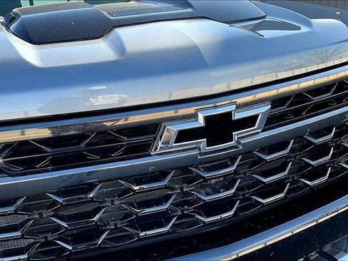 Used 2024 Chevrolet Silverado 1500 ZR2 w/ Technology Package AWD/4WD image 22