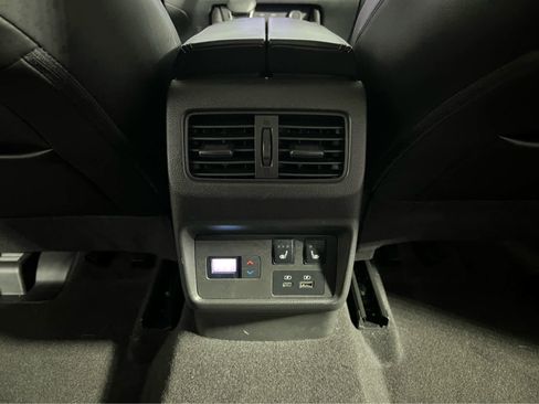 Certified 2022 Nissan Rogue Platinum w/ Head-Up Display Package AWD/4WD image 10