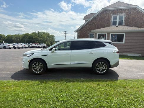 Used 2022 Buick Enclave Premium FWD image 2
