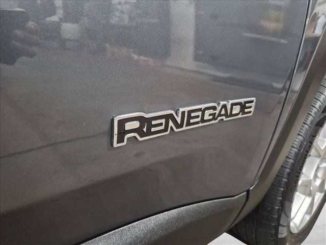 Used 2023 Jeep Renegade Latitude w/ Sun/Sound Group AWD/4WD image 11