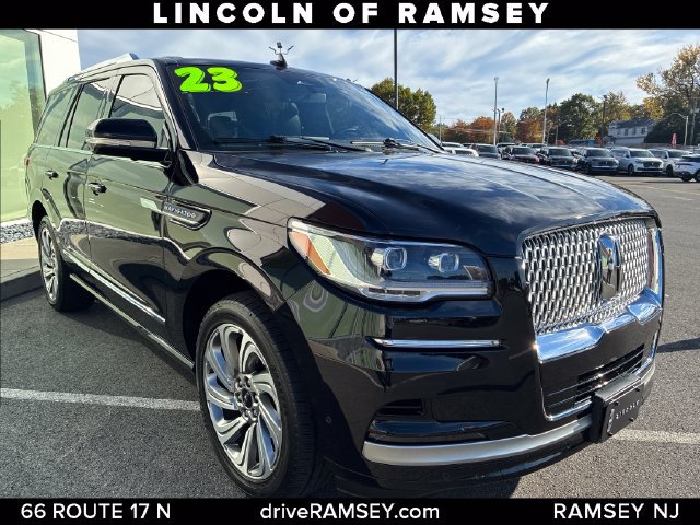 Certified 2023 Lincoln Navigator Reserve AWD/4WD image 9