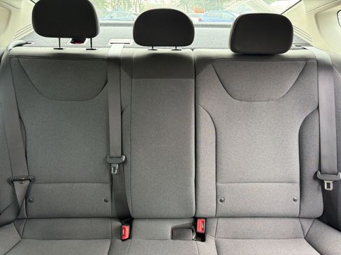 Used 2025 Kia K4 LXS image 32