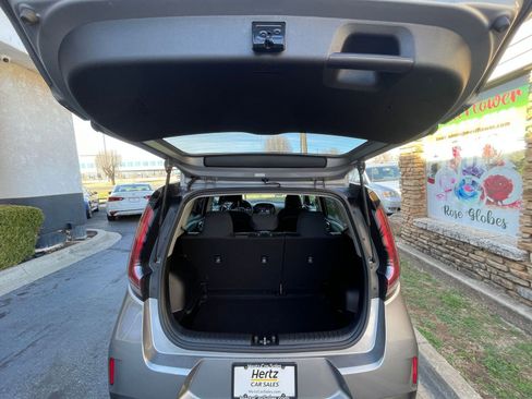 Used 2025 Kia Soul LX w/ LX Technology Package image 29