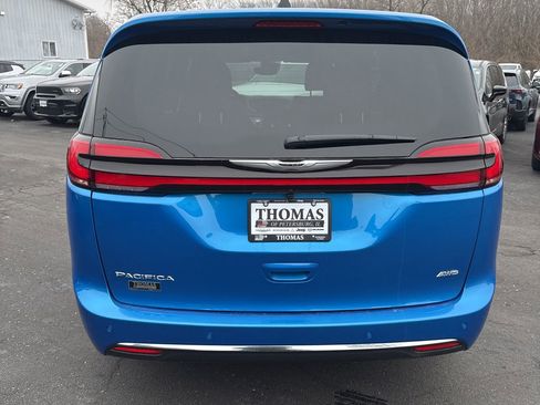 New 2026 Chrysler Pacifica Select image 5