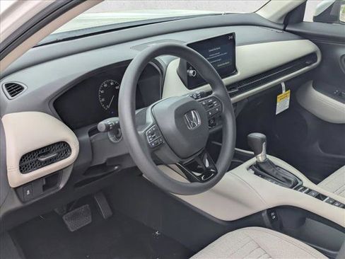 New 2026 Honda HR-V LX image 3