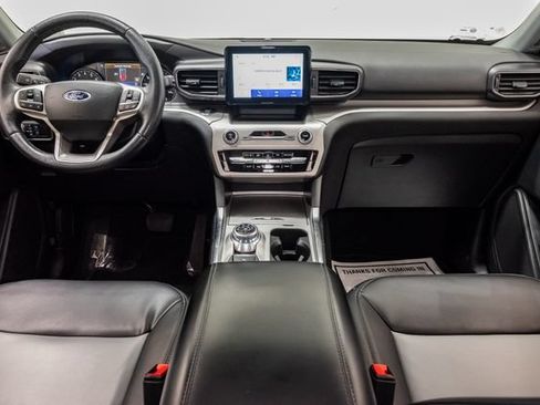 Used 2023 Ford Explorer XLT w/ Equipment Group 202A AWD/4WD image 28
