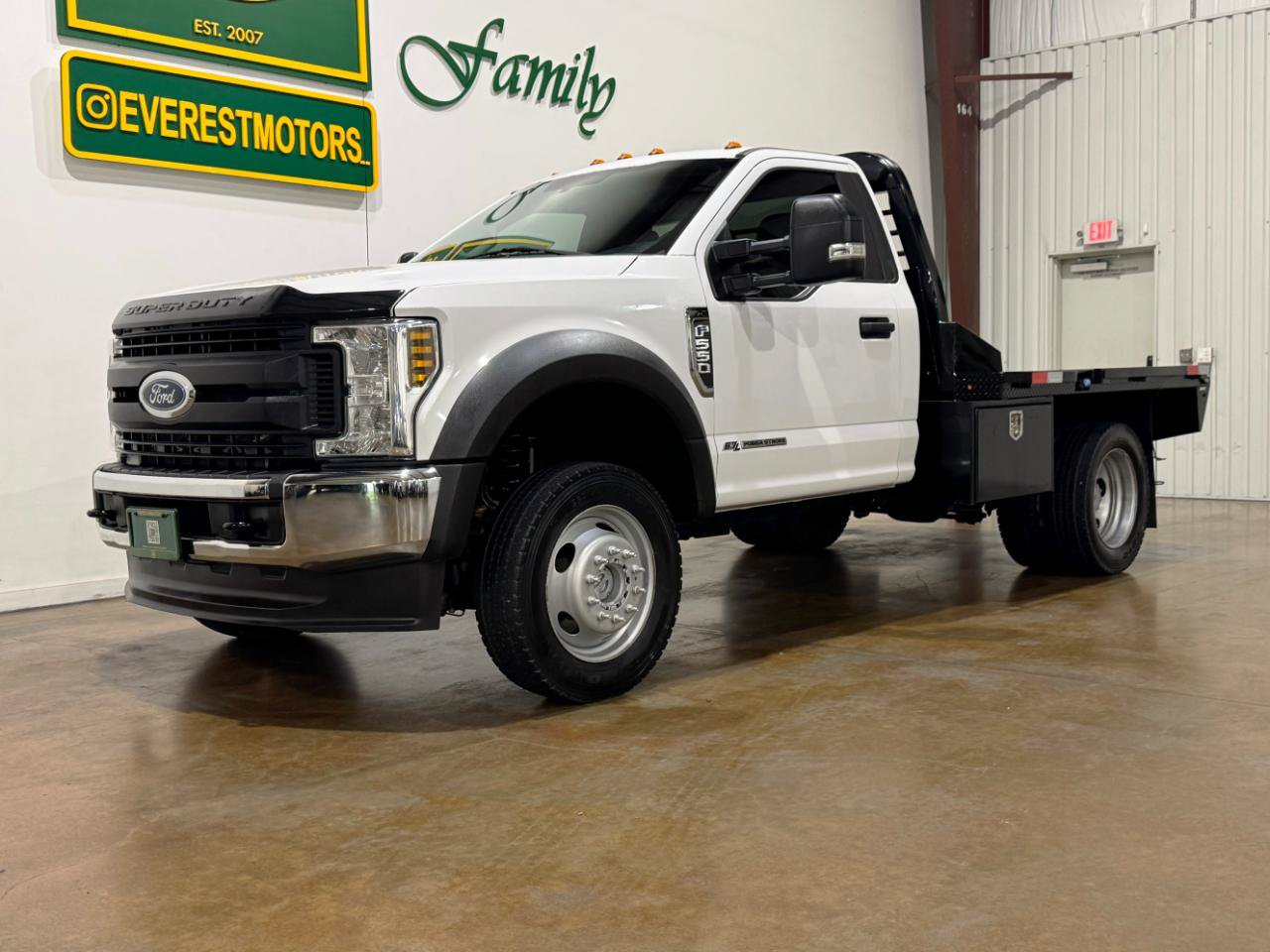 Used 2019 Ford F550 4x4 Regular Cab Super Duty image 3