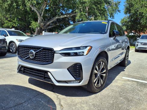 Used 2024 Volvo XC60 B5 Core AWD/4WD image 2