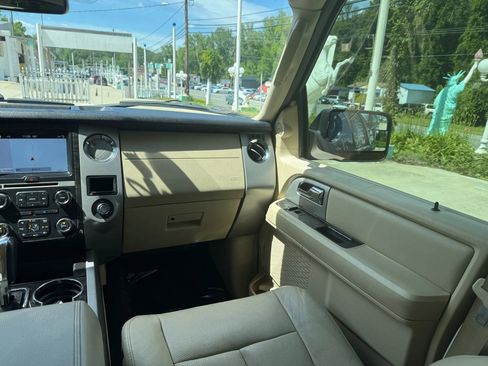 Used 2017 Ford Expedition EL Limited image 28