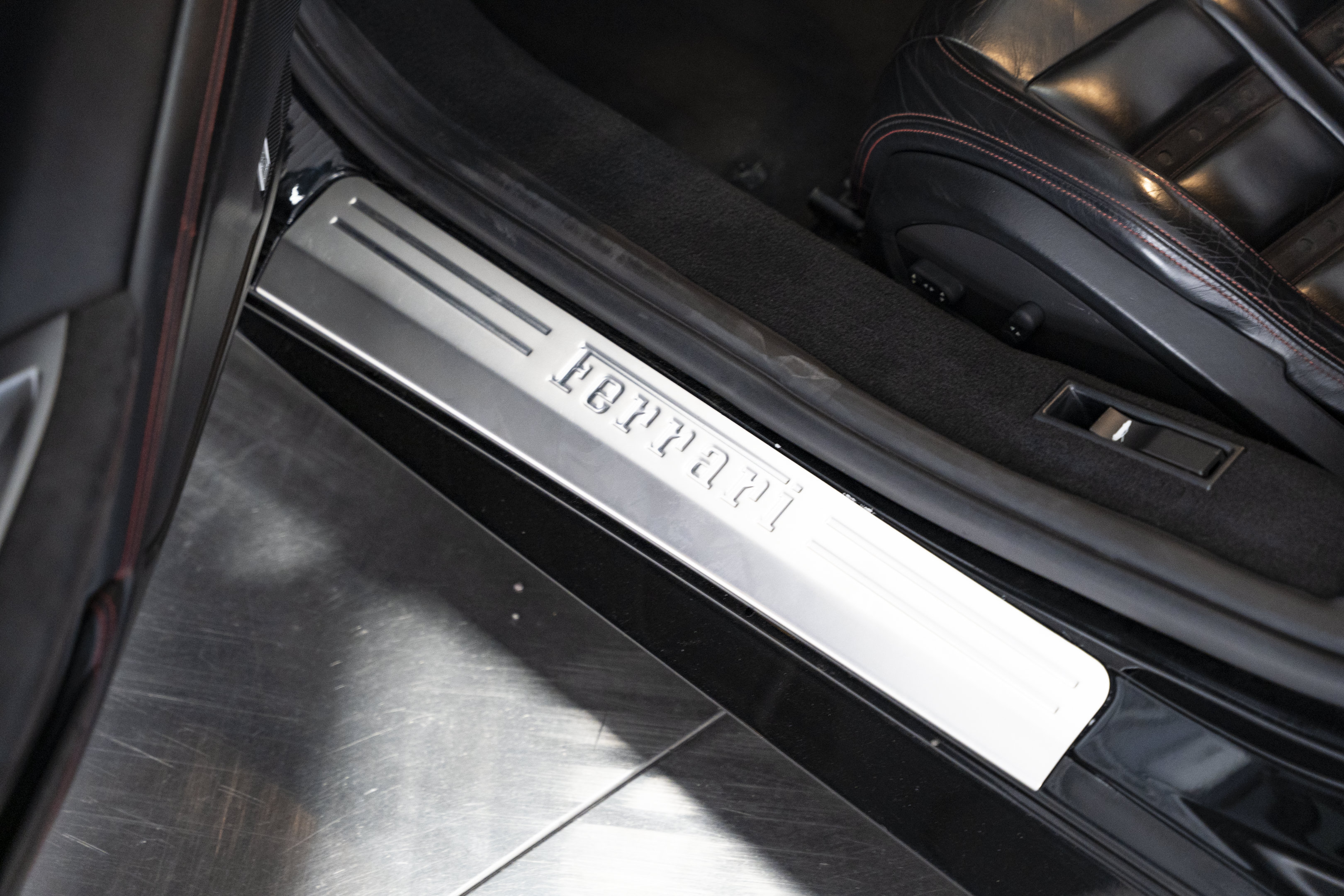 Used 2011 Ferrari 458 Italia Coupe RWD image 23