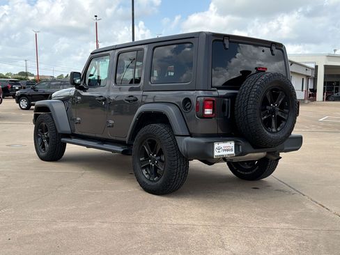 Used 2021 Jeep Wrangler Unlimited Sport AWD/4WD image 3