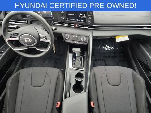Certified 2025 Hyundai Elantra SE FWD image 26
