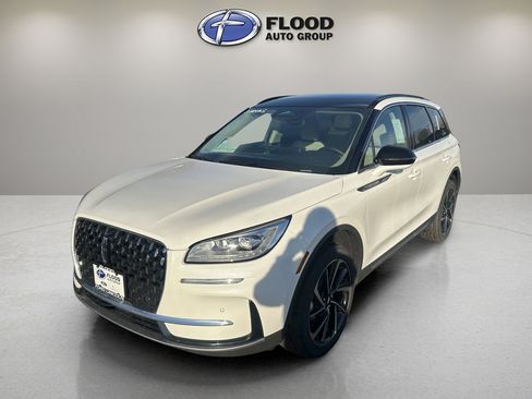 New 2026 Lincoln Corsair Reserve image 3