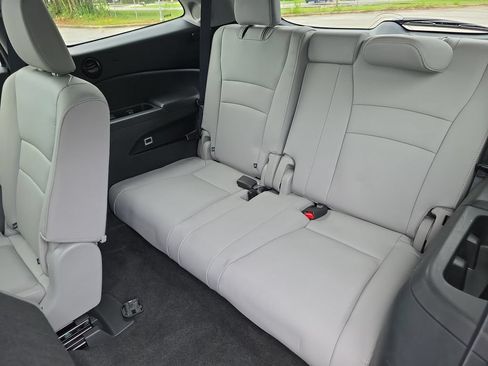 Used 2021 Honda Pilot Touring image 34