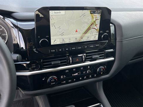 New 2025 Nissan Pathfinder SL image 10